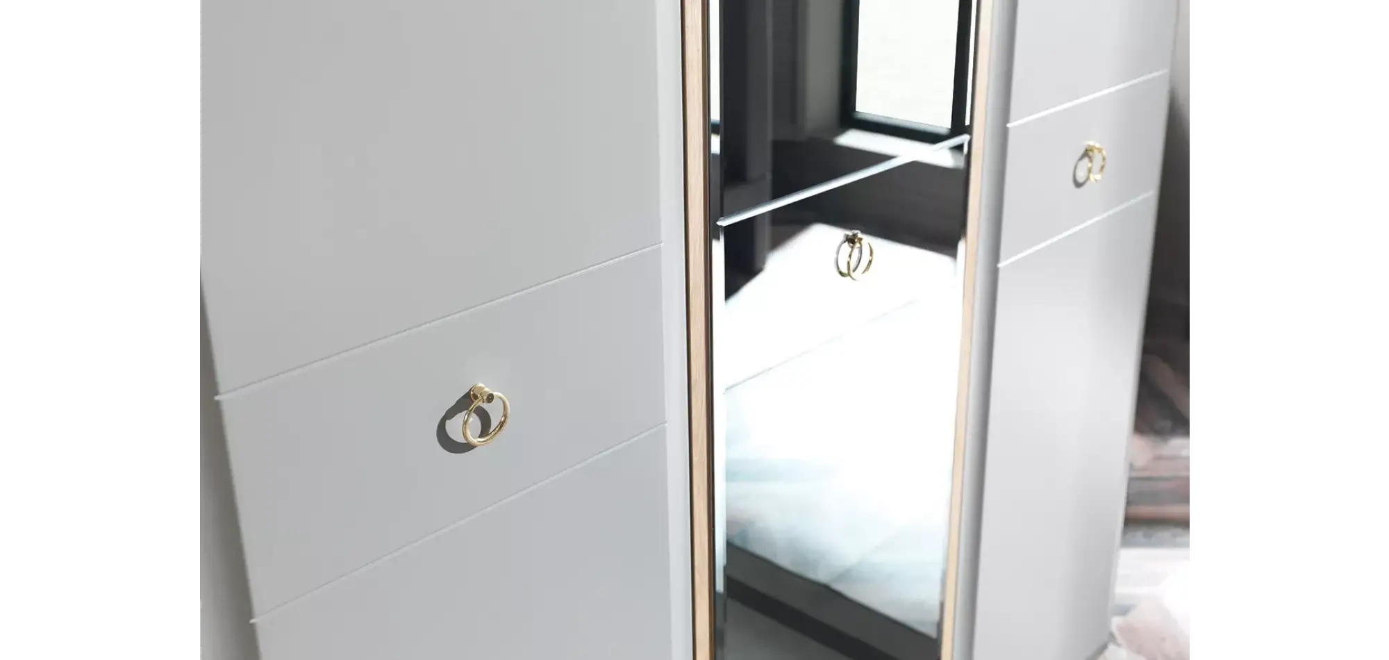Luna 3 Kapılı Dolap