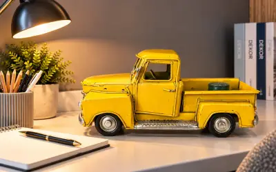 Vintage Sarı Chevrolet
