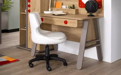 Beyaz Sandalye