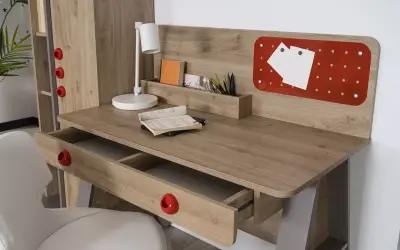 Montessori Hut Çalışma Masası