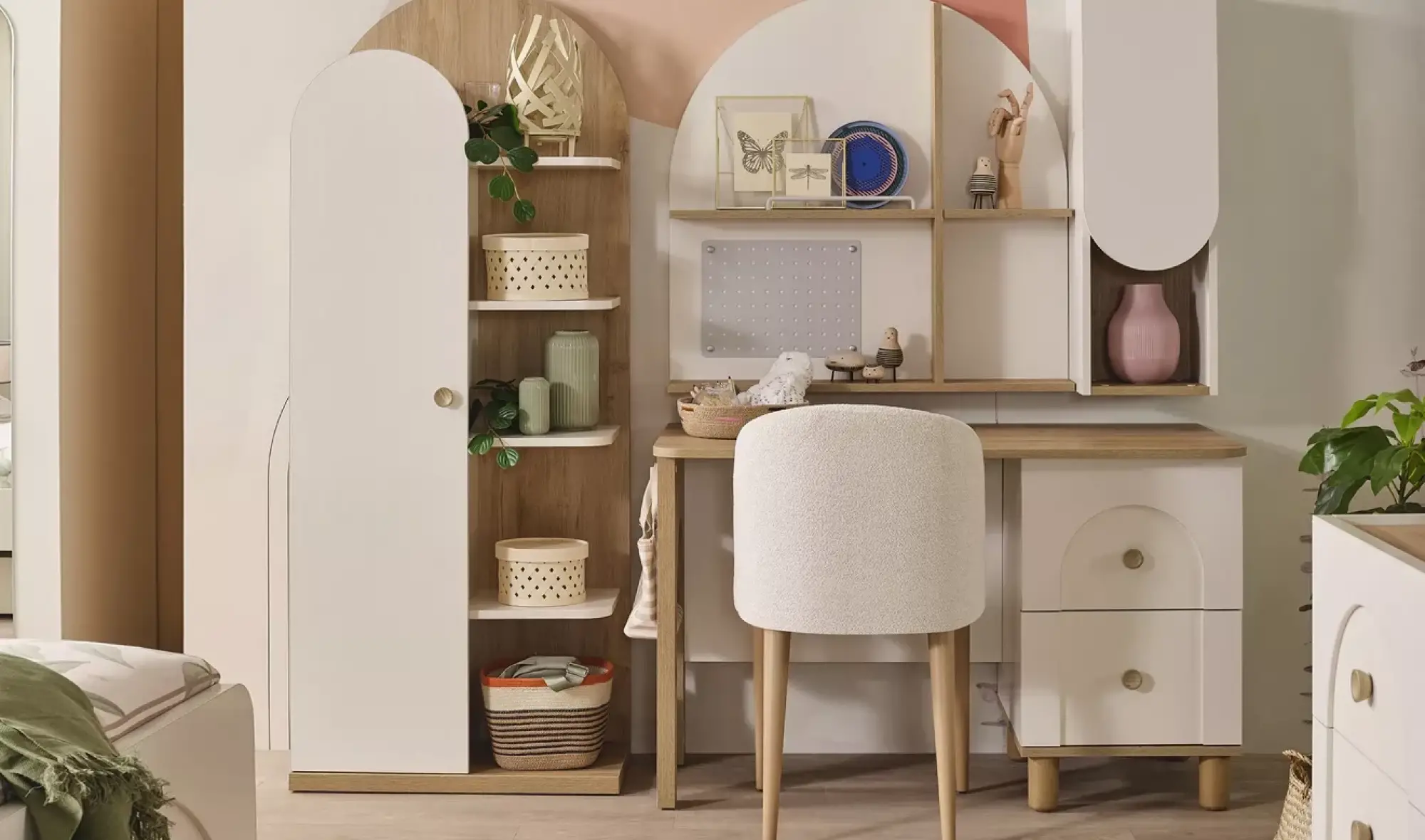 Louis Sandalye