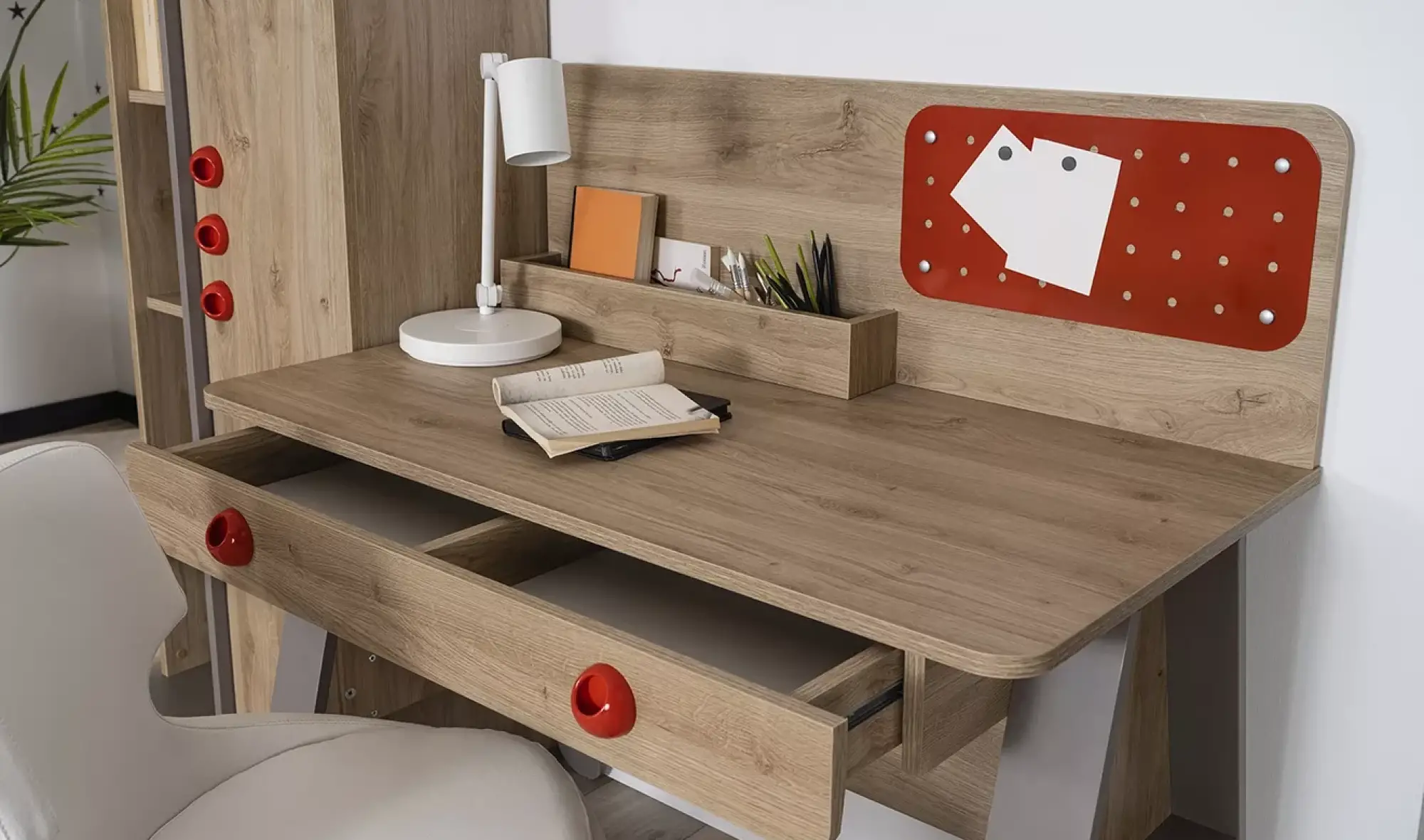 Montessori Hut Çalışma Masası