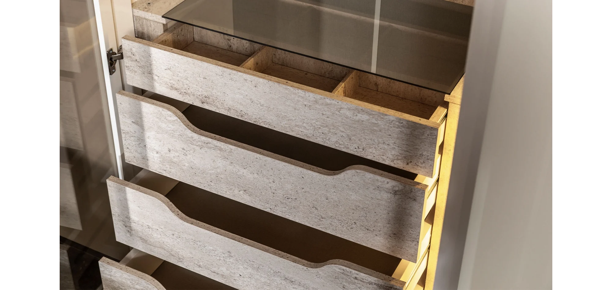 Montera Dolap 6 Kapılı