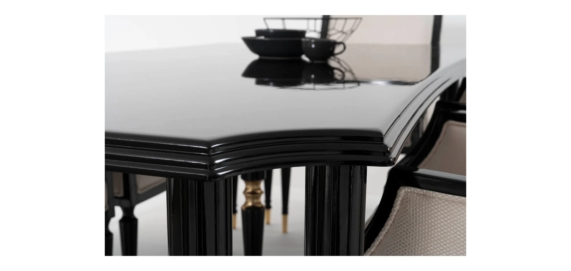 Harmonia Yemek Odası Takımı