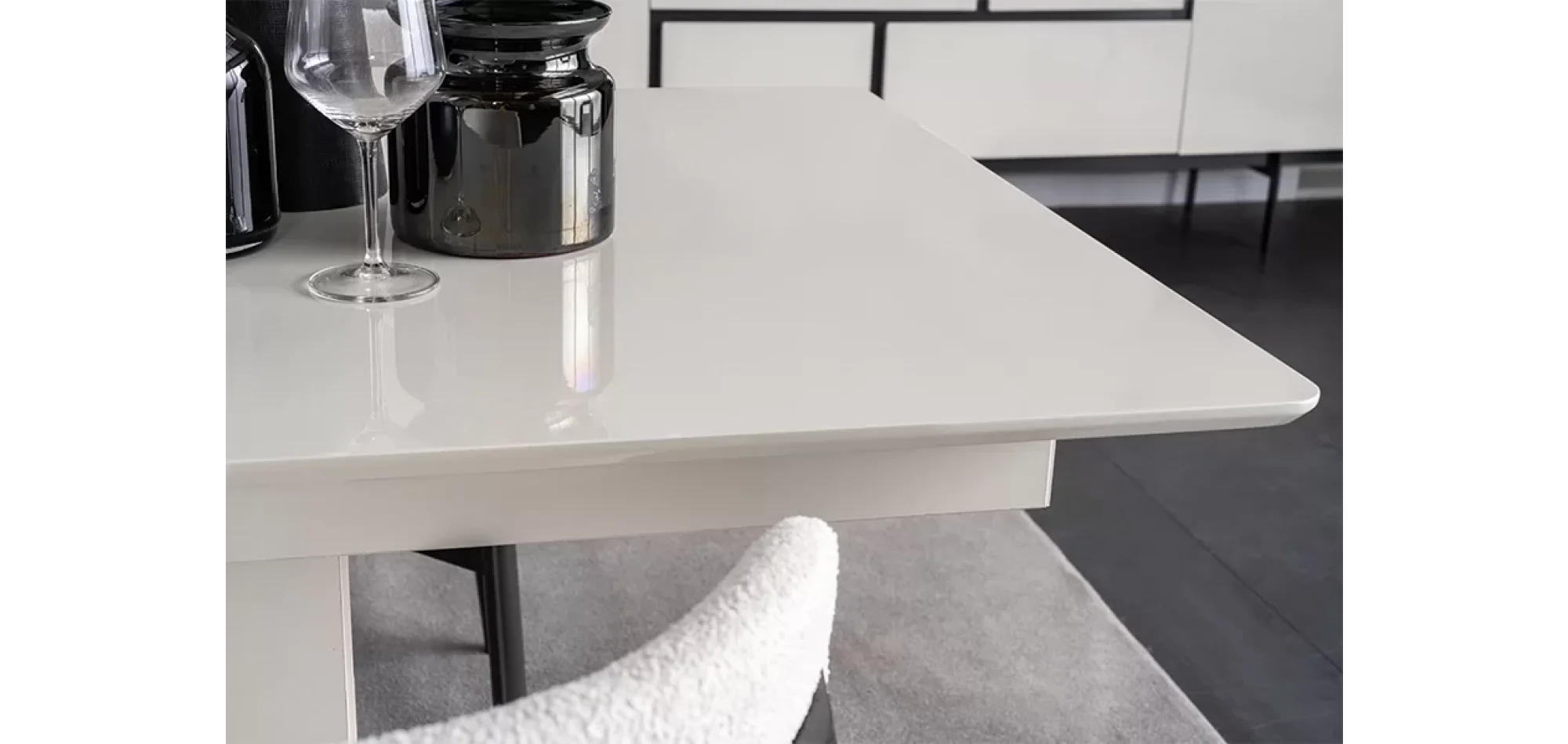 Pavlina Yemek Masası