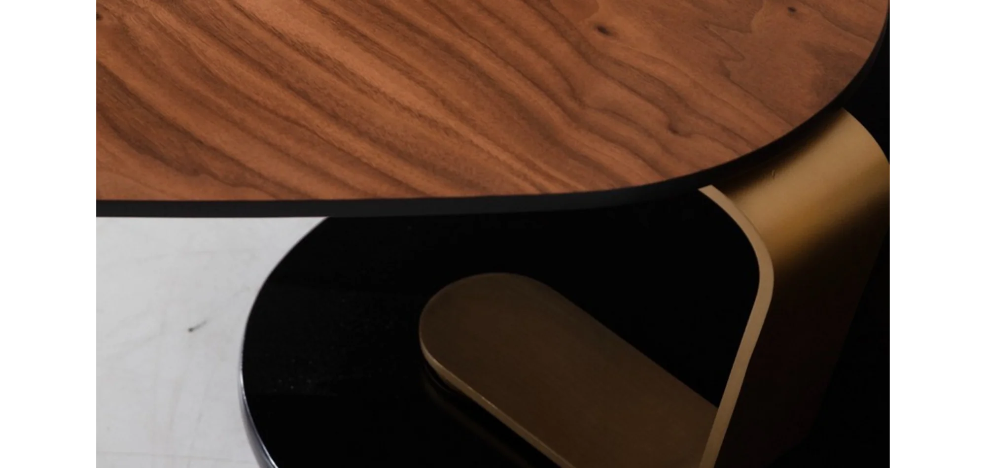 TH-Bentley Ceviz Orta Sehpa