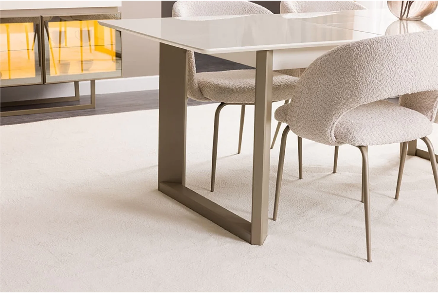 Bloom Yemek Odası Takımı