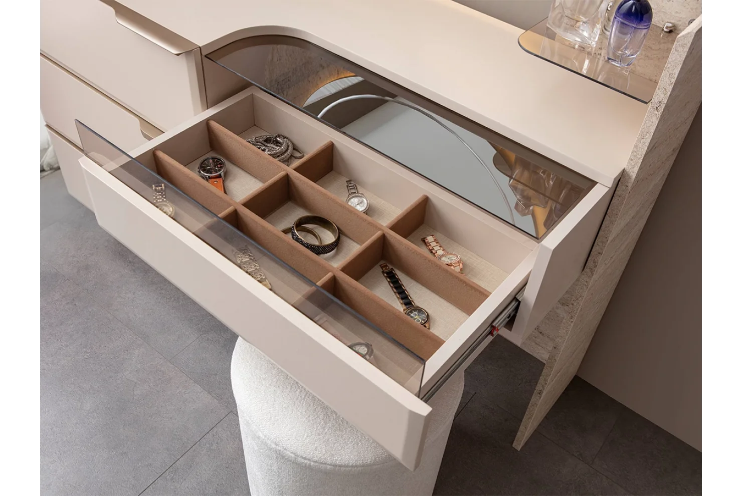 Nova Şifonyer ve Ayna