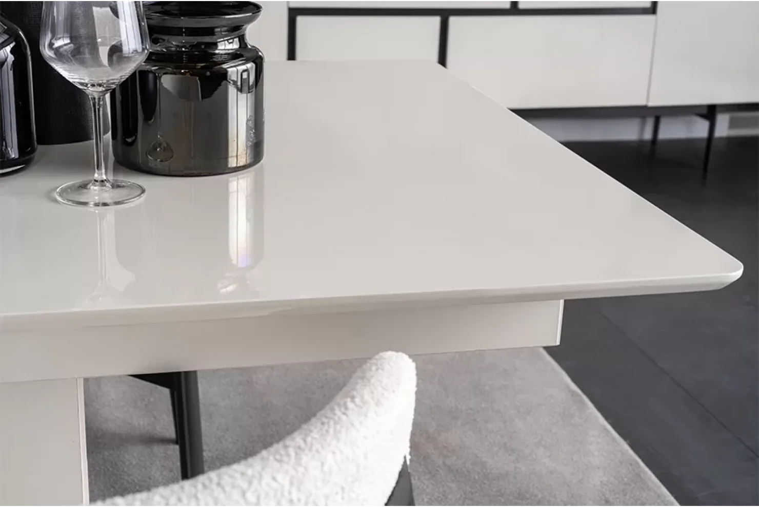 Pavlina Yemek Masası