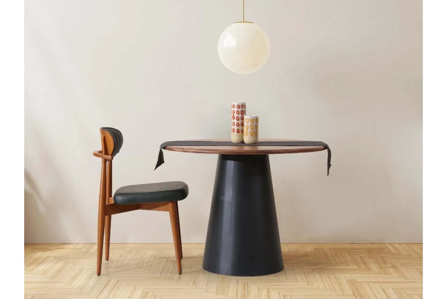 TH-Danilo Masa Siyah Yuvarlak Masa