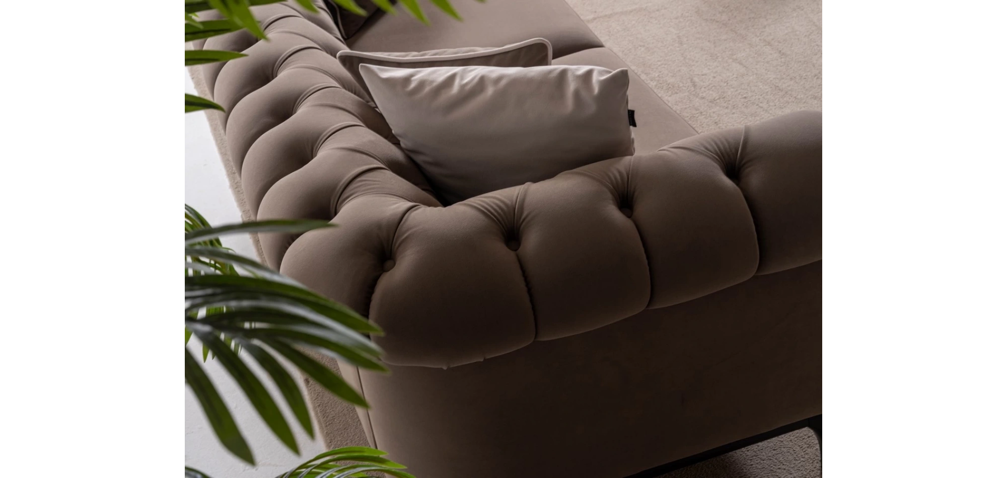 Solviera Üçlü Koltuk (Kapitoneli)