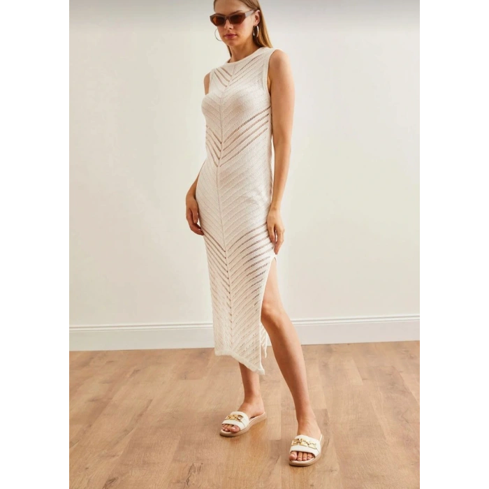 Ajurlu Detaylı Yırtmaclı  Yazlık Triko Elbise