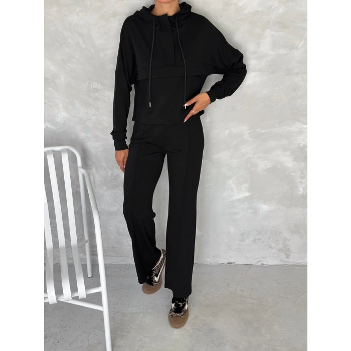 Önü Detaylı Kapşonlu Takım