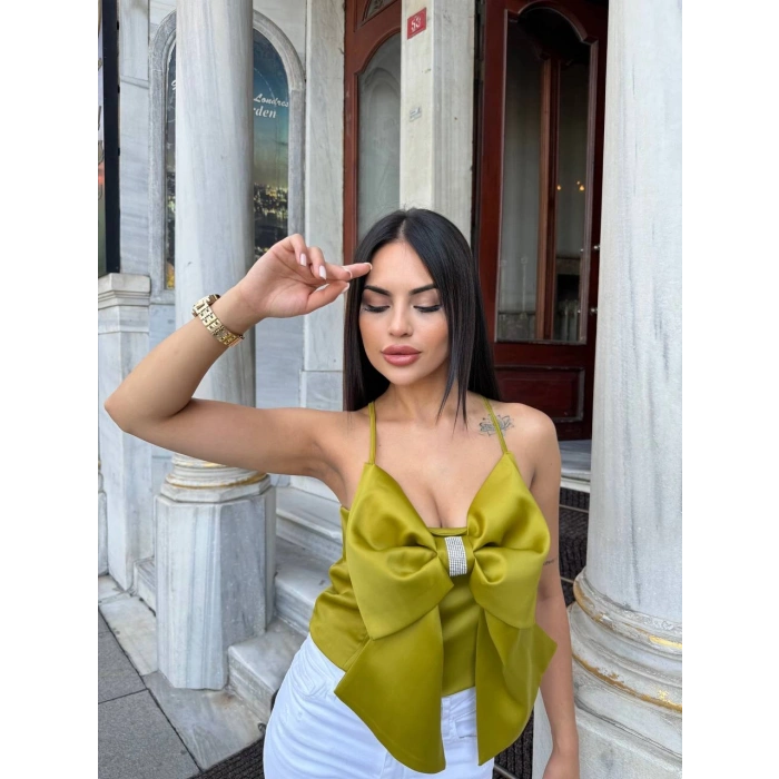 Taş Detaylı Fiyonklu Crop