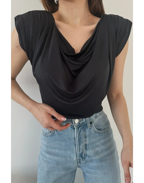 DEGAJE YAKA VATKALI BLUZ-SİYAH
