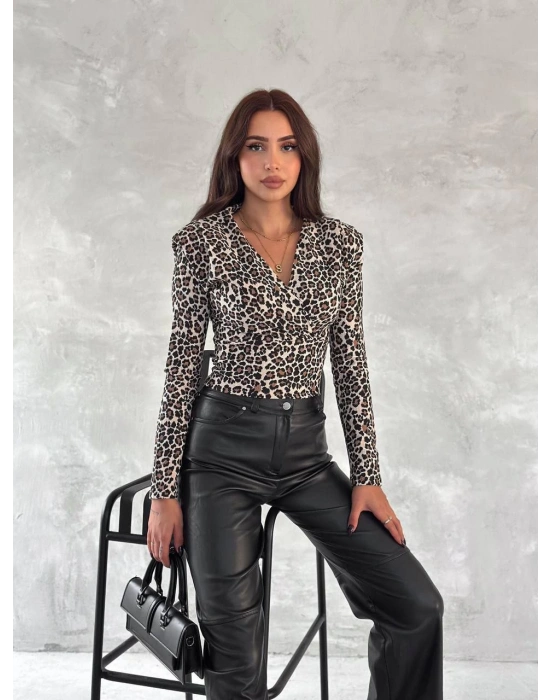 LEOPAR DESEN KRUVAZE YAKA VATKALI BASİC BLUZ