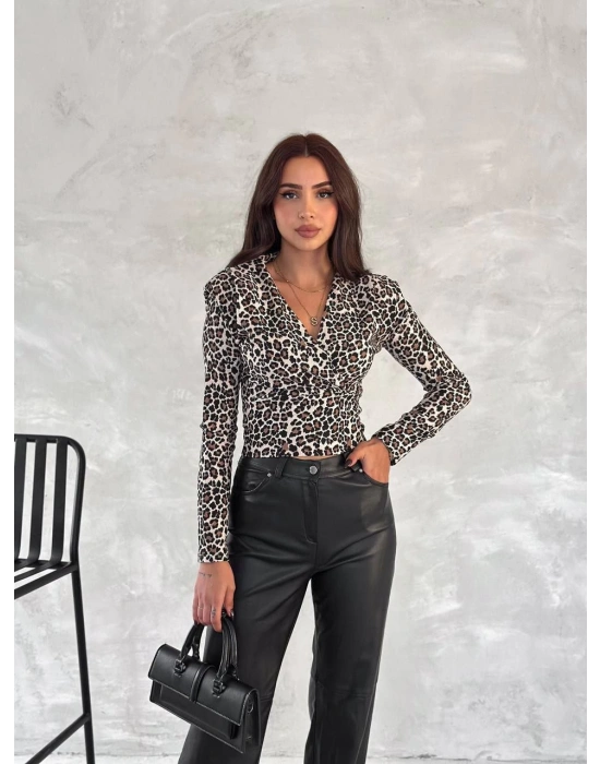 LEOPAR DESEN KRUVAZE YAKA VATKALI BASİC BLUZ
