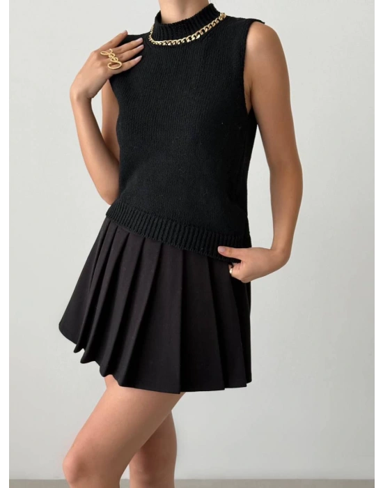 YARIM BALIKÇI KENDİNDEN ZİNCİR KOLYE DETAYLI TRİKO