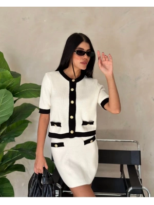 KISA ETEKLİ GOLD DÜĞMELİ TRİKO TAKIM BEYAZ