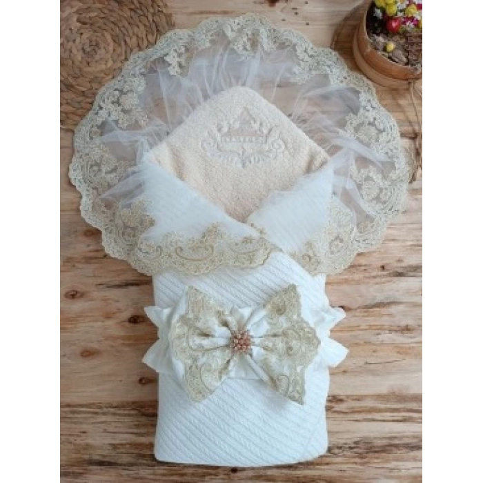 Bal Peteği My Princess Taç Nakış İnci Fiyonklu Dantel Duvaklı Delüks Kundak Bebek Battaniyesi