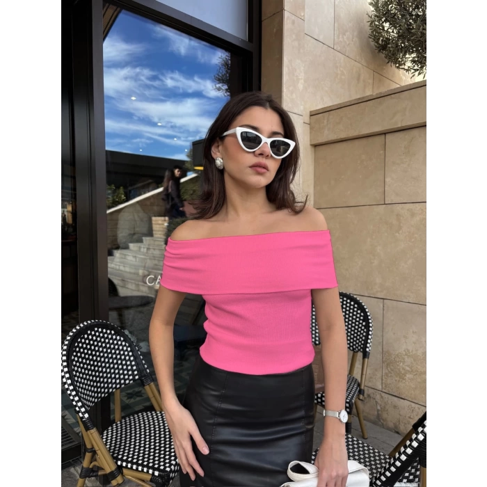 Madonna yaka sıfır kol bluz pembe