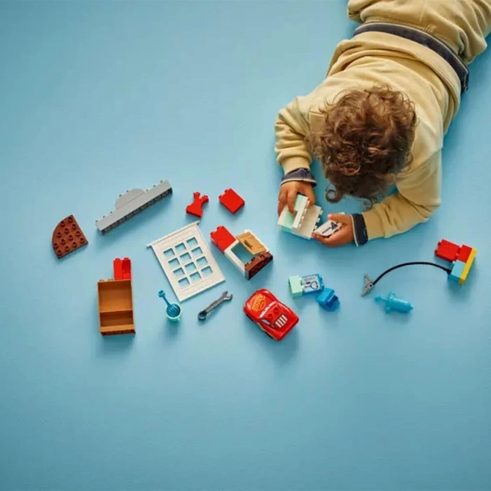 Nessiworld 10456 Lego Duplo McQueenin Docun Garajını Ziyareti 35 parça +2 yaş