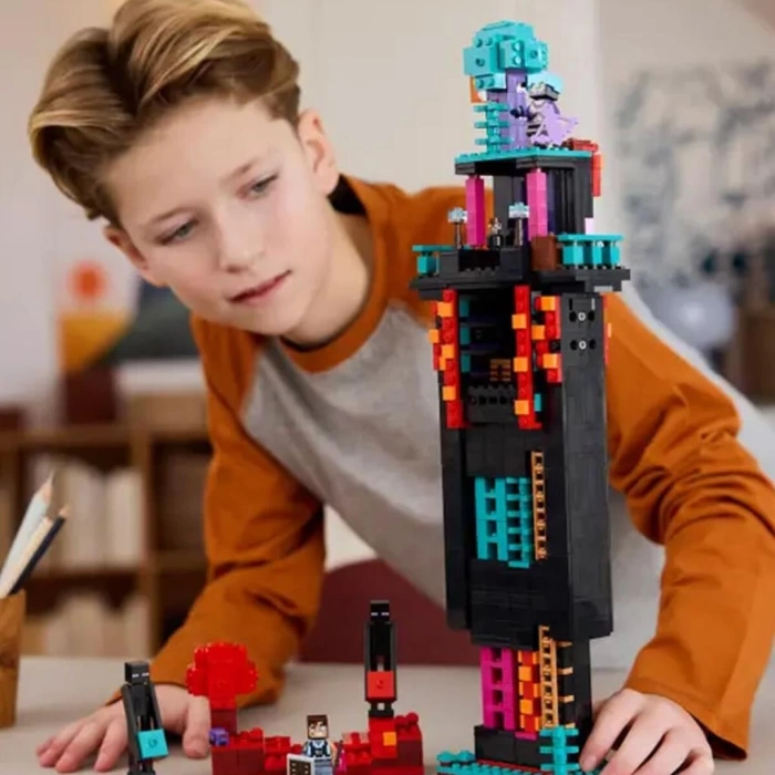 Nessiworld 21279 Lego Minecraft Enderman Kulesi 867 parça +9 yaş
