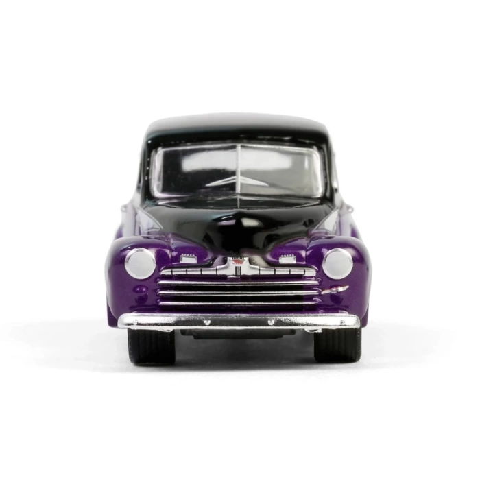 Nessiworld Greenlight 1/64 California Lowriders Series 6- 1946 Fordor Super Deluxe