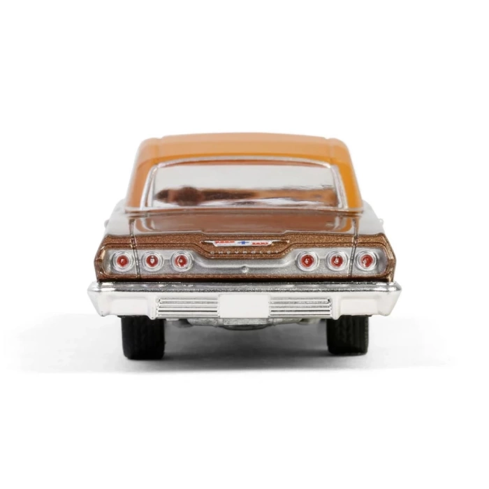 Nessiworld Greenlight 1/64 California Lowriders Series 6- 1963 Chevrolet Impala SS Convertible Top Up