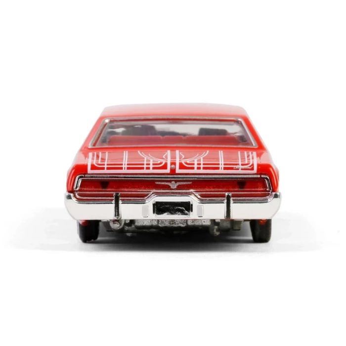 Nessiworld  Greenlight 1/64 California Lowriders Series 6- 1973 Ford Thunderbird