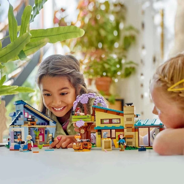 NessiWorld LEGO Friends Olly ve Paisleynin Aile Evleri 42620