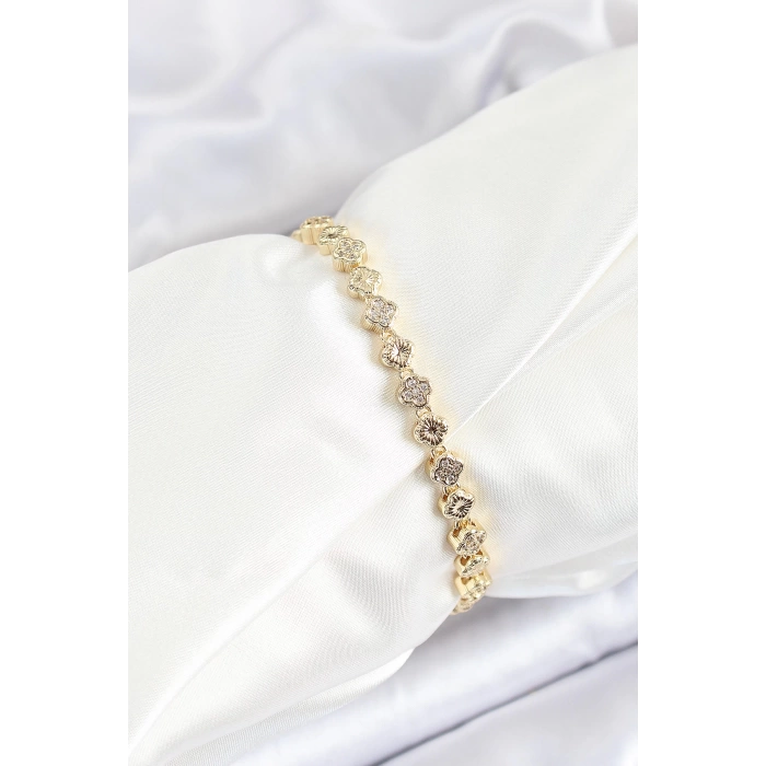 Pirinç Yonca Model Zirkon Taşlı Gold Renk VİP Seri Kadın Bileklik