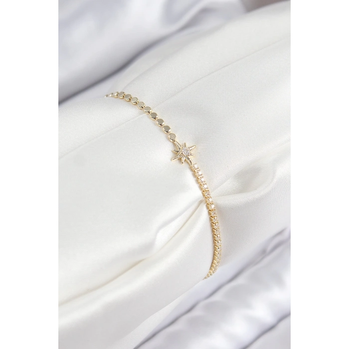 Pirinç Zirkon Taşlı Kutup Yıldızı Model Ezme Zincir Gold Renk Kadın Bileklik