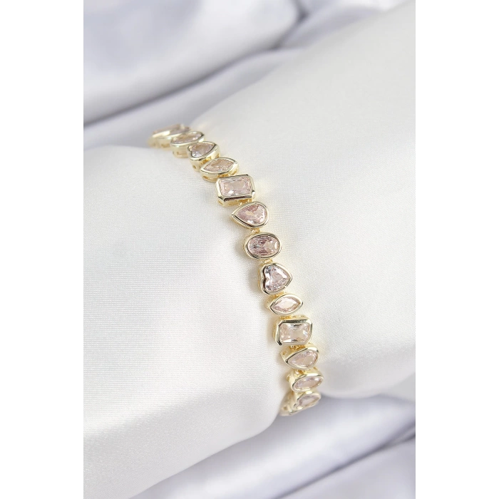 Pirinç Zirkon Taşlı Sıralı Damla Kalp Ve Dikdörtgen Model Gold Renk Kadın Bileklik