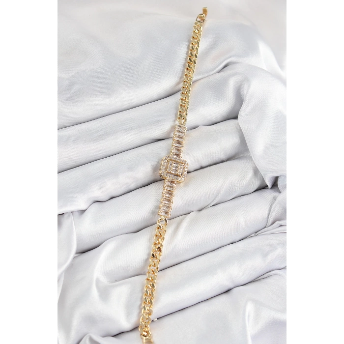 Pirinç Zirkon Taşlı Su Yolu Detaylı Baget Model Gold Renk Kadın Bileklik