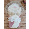Yenidoğan Wool Yün Kumaş Taç Nakışlı Güpür Duvaklı Fiyonk Prizma Taş Unisex Kundak Bebek Battaniyesi