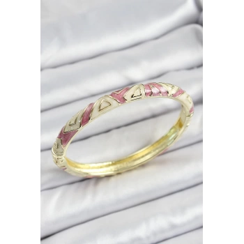 Mineli Pirinç Gold Renk Beyaz ve Pembe Geometrik Desenli Kadın Kelepçe