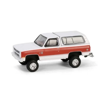 Nessiworld Greenlight 1/64 All-Terrain Series 16- 1984 Chevrolet K5 Blazer Silverado