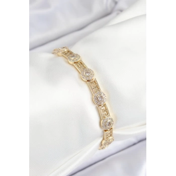 Pirinç Greg Model Zirkon Taşlı Gold Renk VİP Seri Kadın Bileklik