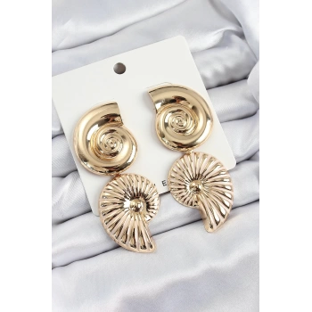 Pirinç Sarmal Sallantılı Deniz Kabuğu Vintage Model Gold Renk Küpe