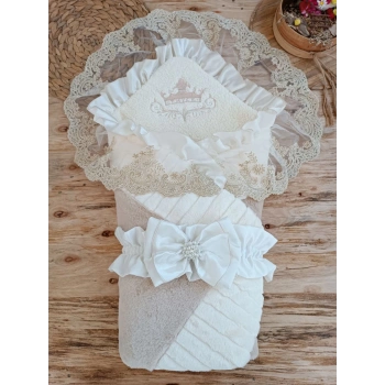 Yenidoğan Wool Yün Kumaş Taç Nakışlı Güpür Duvaklı Fiyonk Prizma Taş Unisex Kundak Bebek Battaniyesi