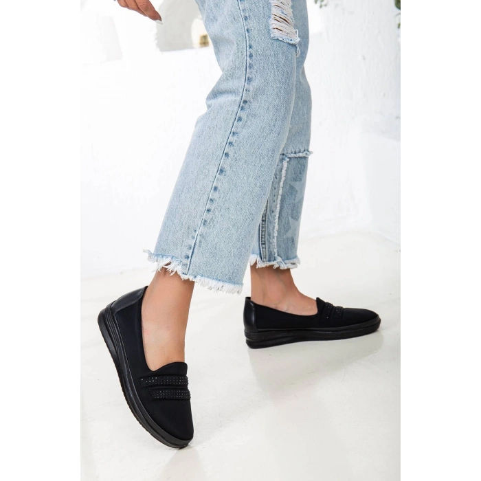 Kadın Siyah Iki Sıra Taşlı Günlük Içi Deri Spor Ayakkabı