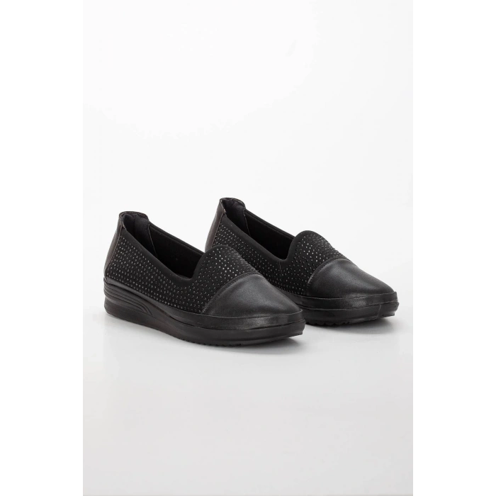 Kadın Siyah Taşlı Günlük Içi Deri Burnu Kapalı Spor Ayakkabı