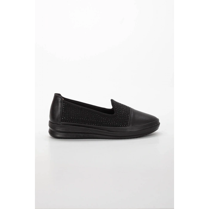 Kadın Siyah Taşlı Günlük Içi Deri Burnu Kapalı Spor Ayakkabı