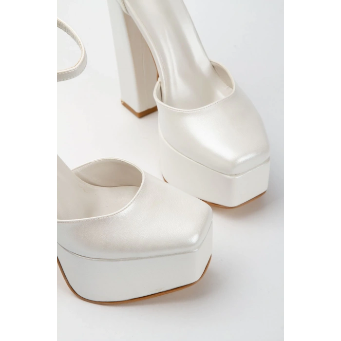 Yüksek Kalın Platform Topuklu Burnu Kapalı Düğün Ayakkabısı