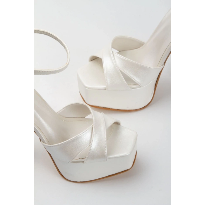 Yüksek Platformlu Topuklu Burnu Açık Çapraz Biyeli Düğün Ayakkabısı