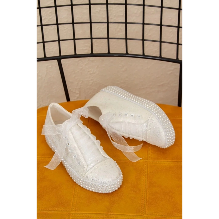 - Kadın Beyaz Inci Taş Işlemeli Alçak Topuklu Şık Gelinlik Ayakkabısı