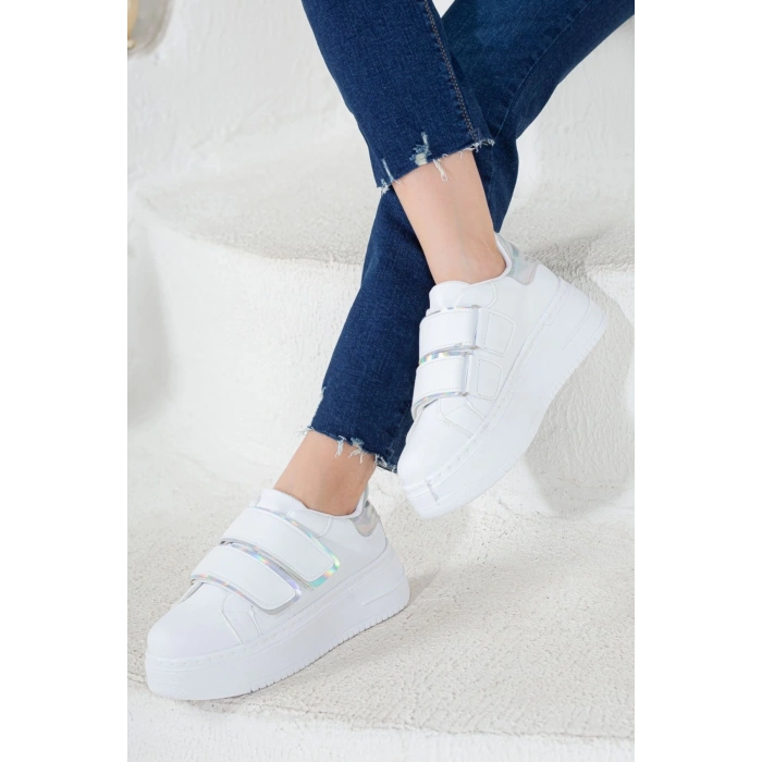Kadın Beyaz Cırtlı Kalın Tabanlı Spor Ayakkabı