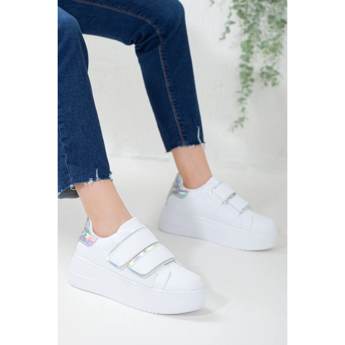 Kadın Beyaz Cırtlı Kalın Tabanlı Spor Ayakkabı