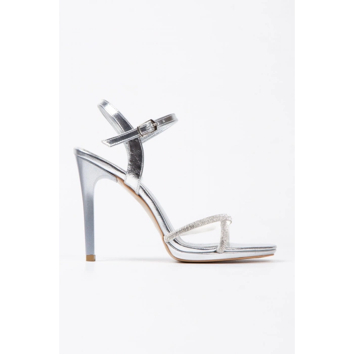 Kadın Yüksek Topuklu Platformlu Taş Işlemeli Gümüş Kırışık Rugan Yazlık Ayakkabı